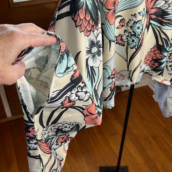 TOV Los Angeles Floral Kimono Top/Shrug Size 38/Small Nwt - Picture 6 of 8